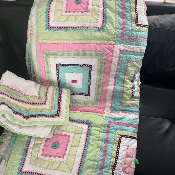 Pottery Barn Teen Pastel Ttrendy Quilt!!